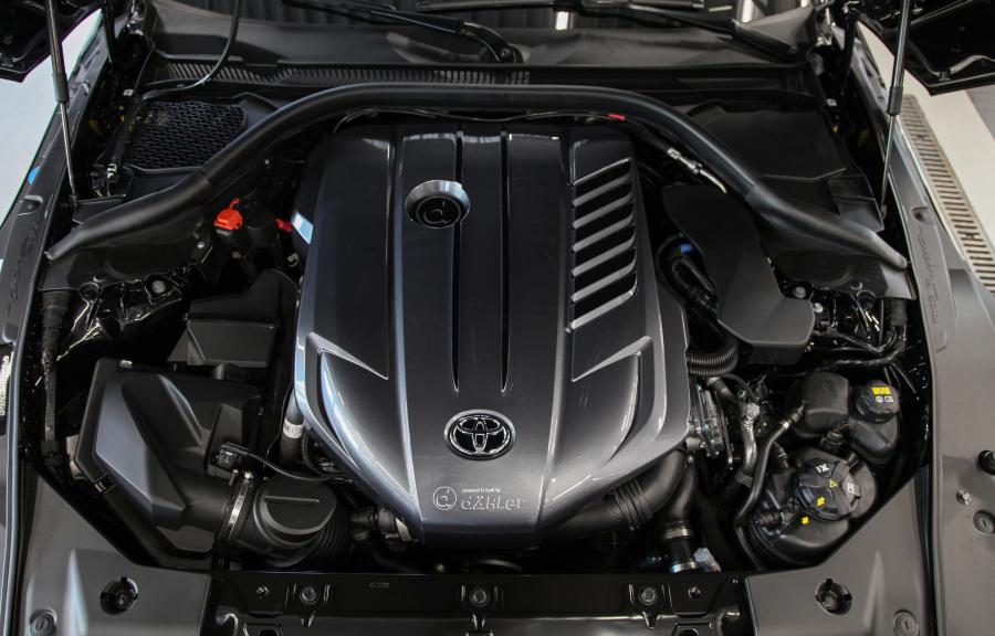 Моторный отсек Toyota GR Supra 3.0i Turbo Competition Line by dAHLer (A90) 2020 года  (фото 19 из 40)